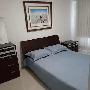 https://meia-praia-apartamento-com-sacada-ampla-e-churrasqueira.santa-catarina-brasil.com